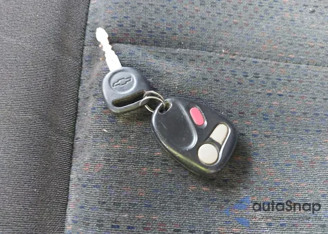 2002 Chevrolet Silverado 1500 Ls z USA, uszkodzony, nr VIN 2GCEK19T121275435